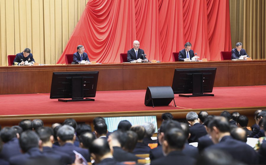 2月4日,学习贯彻习近平新时代中国特色社会主义思想主题教育总结会议在北京召开。中共中央政治局常委、中央学习贯彻习近平新时代中国特色社会主义思想主题教育领导小组组长蔡奇出席会议并讲话。